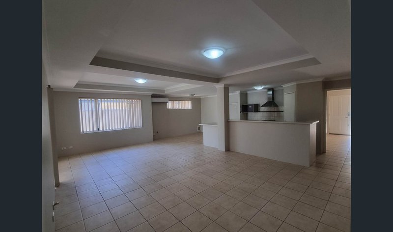 Photo - 24 Greeson Parkway, Secret Harbour WA 6173 - Image 6