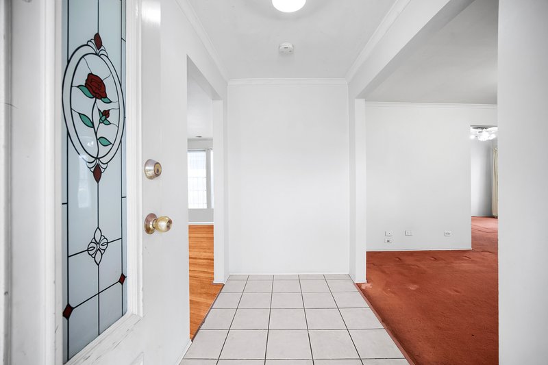 Photo - 24 Gresham Way, Sunshine West VIC 3020 - Image 3