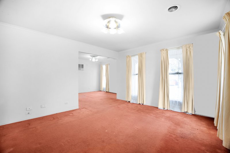 Photo - 24 Gresham Way, Sunshine West VIC 3020 - Image 5