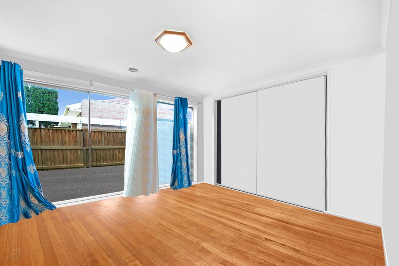 Photo - 24 Gresham Way, Sunshine West VIC 3020 - Image 14