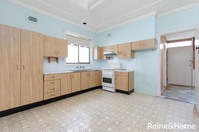 Photo - 24 Grinsell Street, New Lambton NSW 2305 - Image 4