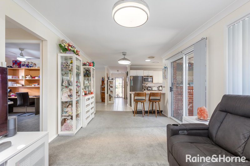 Photo - 24 Grove Place, Cameron Park NSW 2285 - Image 8