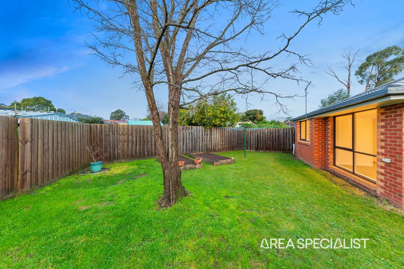 Photo - 24 Gullquist Way, Pakenham VIC 3810 - Image 16