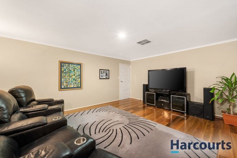 Photo - 24 Haideh Place, Wantirna South VIC 3152 - Image 5