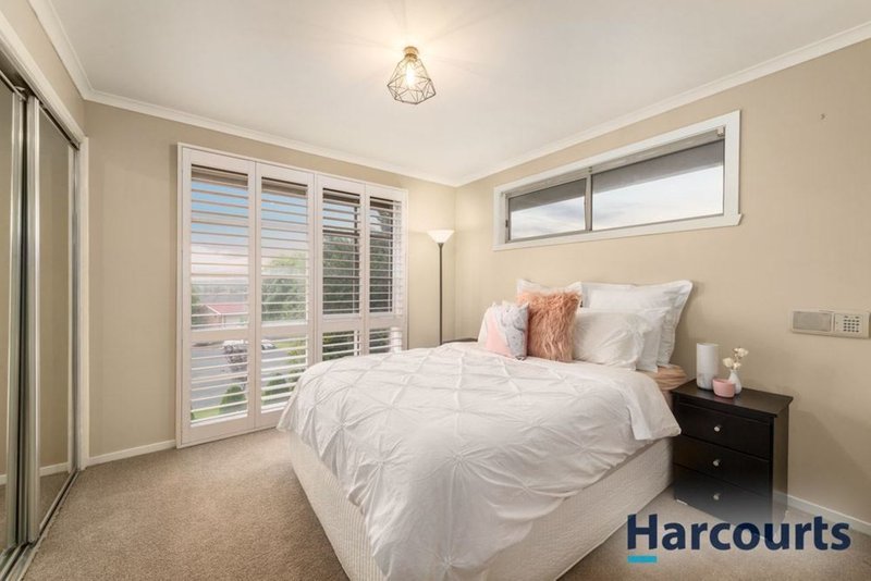 Photo - 24 Haideh Place, Wantirna South VIC 3152 - Image 8