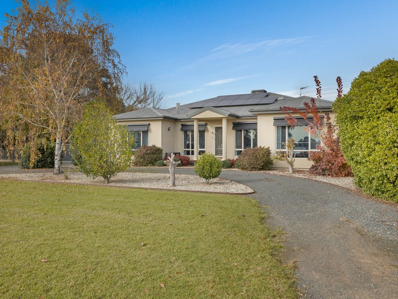 Photo - 24 Hairs Lane, Benalla VIC 3672 - Image 2