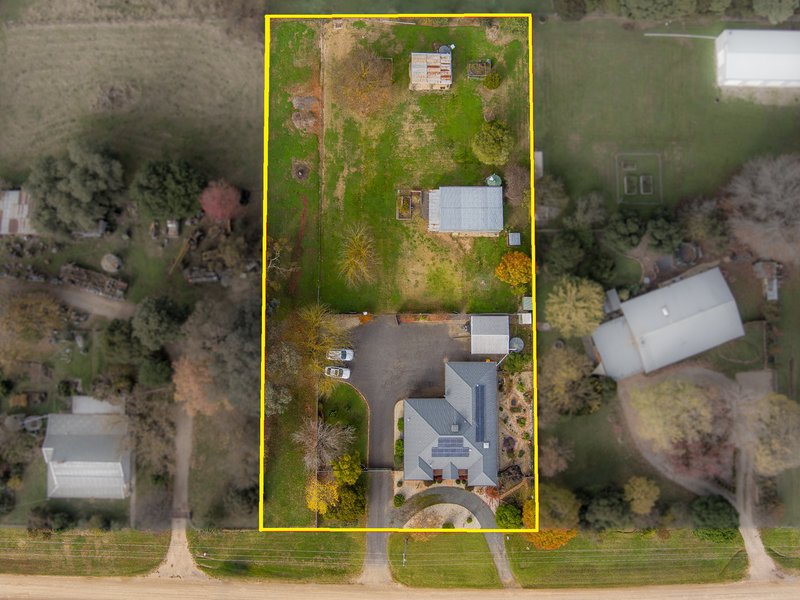 Photo - 24 Hairs Lane, Benalla VIC 3672 - Image 4