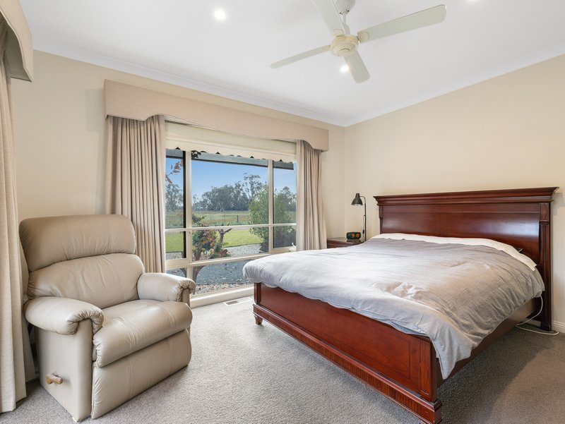 Photo - 24 Hairs Lane, Benalla VIC 3672 - Image 11