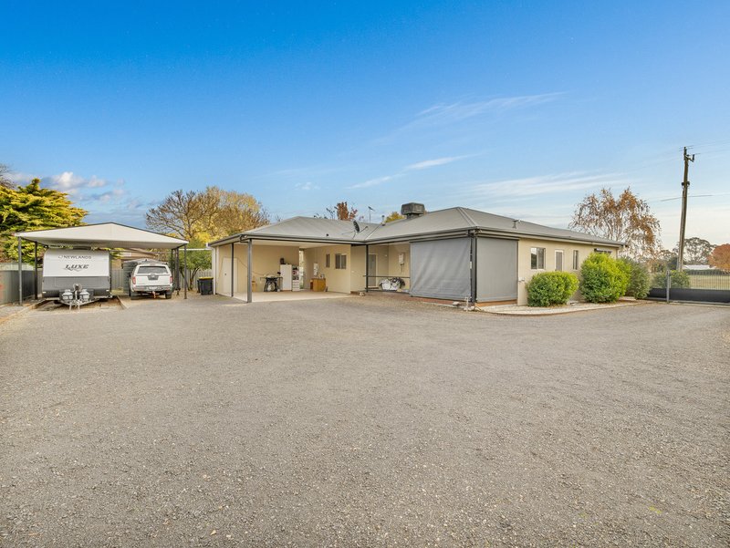 Photo - 24 Hairs Lane, Benalla VIC 3672 - Image 15