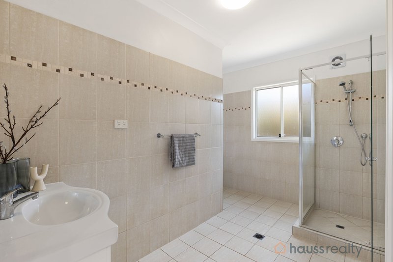 Photo - 24 Haldane Street, Graceville QLD 4075 - Image 16