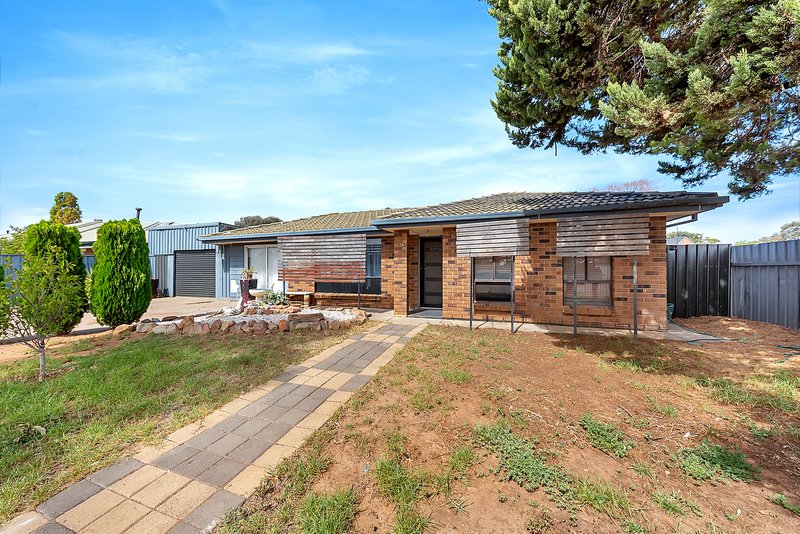 24 Hall Crescent, Burton SA 5110