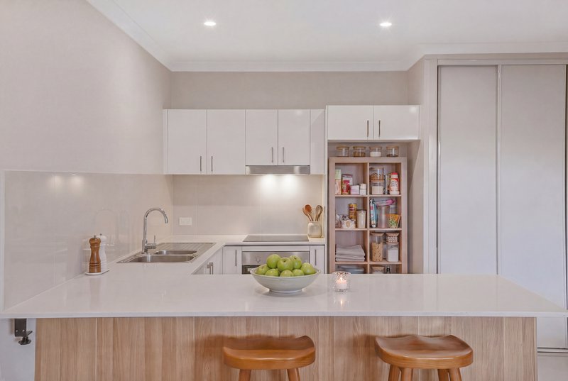 Photo - 2/4 Harold Street, Zillmere QLD 4034 - Image 2