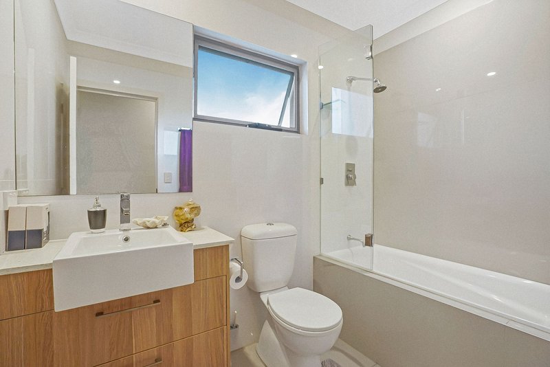 Photo - 2/4 Harold Street, Zillmere QLD 4034 - Image 3