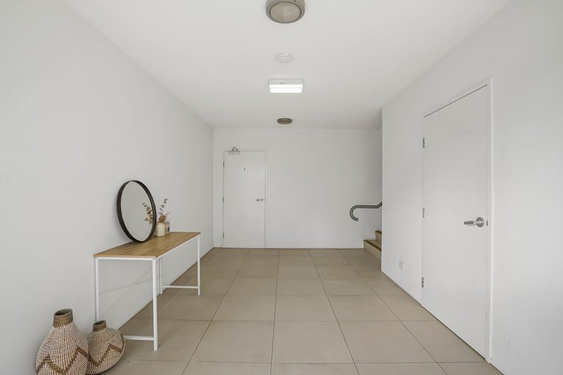 Photo - 2/4 Harold Street, Zillmere QLD 4034 - Image 15