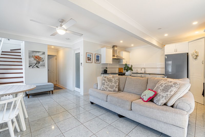 Photo - 2/4 Harry Street, Zillmere QLD 4034 - Image 3