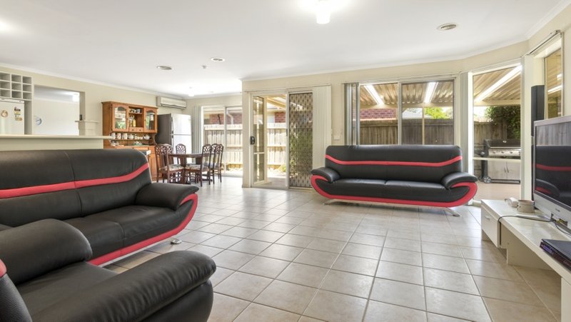 Photo - 24 Harvest Way, Werribee VIC 3030 - Image 5