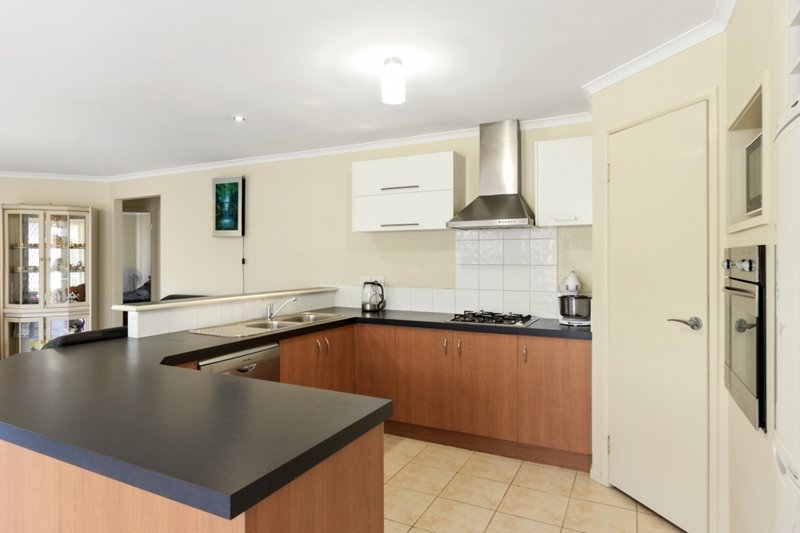 Photo - 24 Harvest Way, Werribee VIC 3030 - Image 8