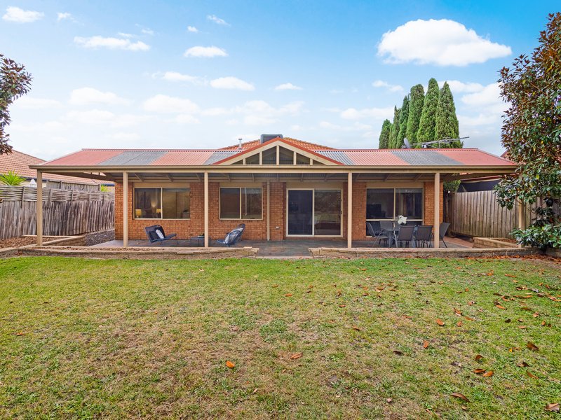 Photo - 24 Hasluck Crescent, Lynbrook VIC 3975 - Image 22