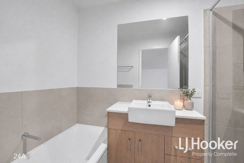 Photo - 24 Hastings Street, Park Ridge QLD 4125 - Image 7
