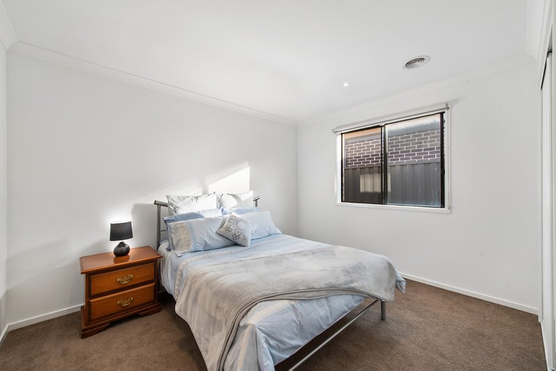 Photo - 24 Hawkstone Road, Manor Lakes VIC 3024 - Image 10