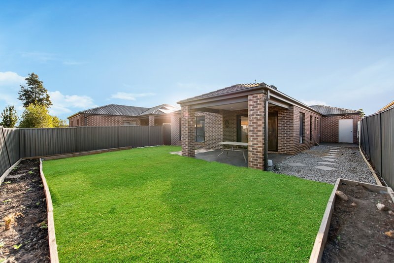 Photo - 24 Hawkstone Road, Manor Lakes VIC 3024 - Image 11