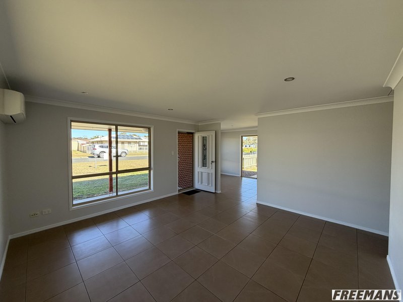 Photo - 24 Hawthorne Street, Nanango QLD 4615 - Image 4