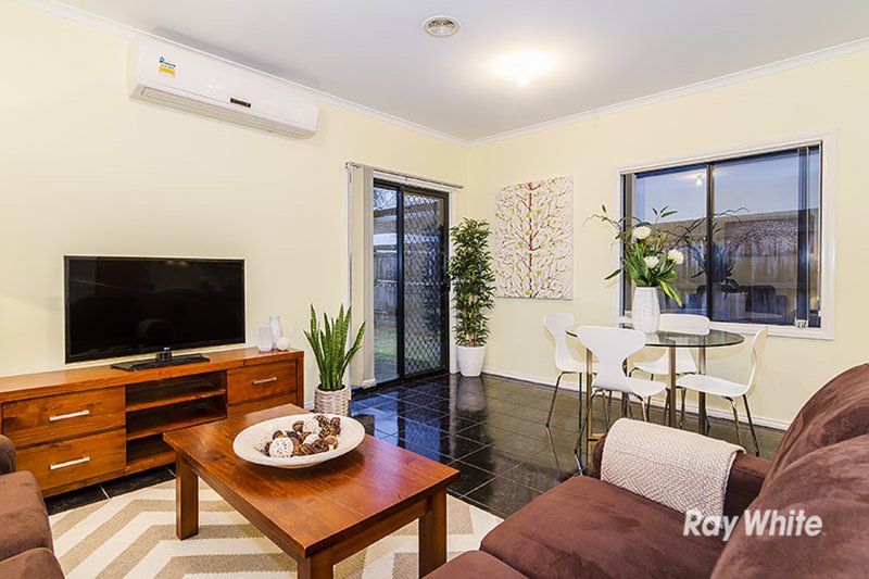 Photo - 2/4 Hayes Road, Hampton Park VIC 3976 - Image 2