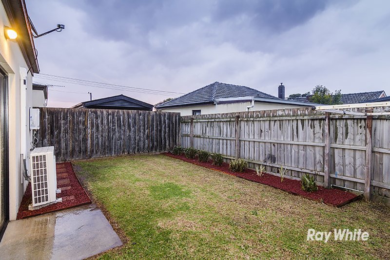 Photo - 2/4 Hayes Road, Hampton Park VIC 3976 - Image 9