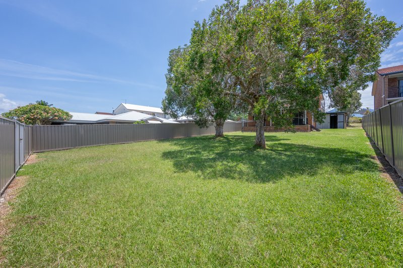 Photo - 24 Headland Road, Arrawarra Headland NSW 2456 - Image 17