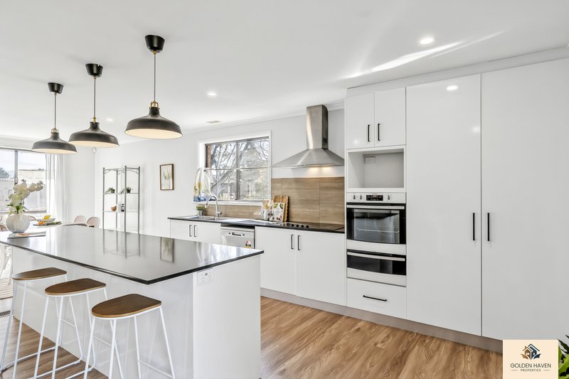 Photo - 24 Heagney Crescent, Chisholm ACT 2905 - Image 9
