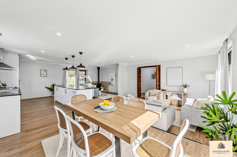 Photo - 24 Heagney Crescent, Chisholm ACT 2905 - Image 11