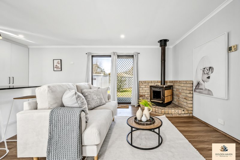 Photo - 24 Heagney Crescent, Chisholm ACT 2905 - Image 13