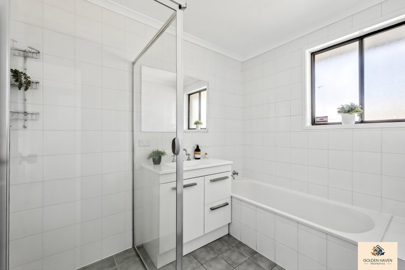 Photo - 24 Heagney Crescent, Chisholm ACT 2905 - Image 17