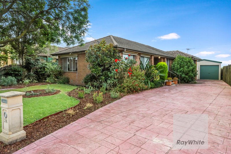 Photo - 24 Henley Drive, Gladstone Park VIC 3043 - Image 2