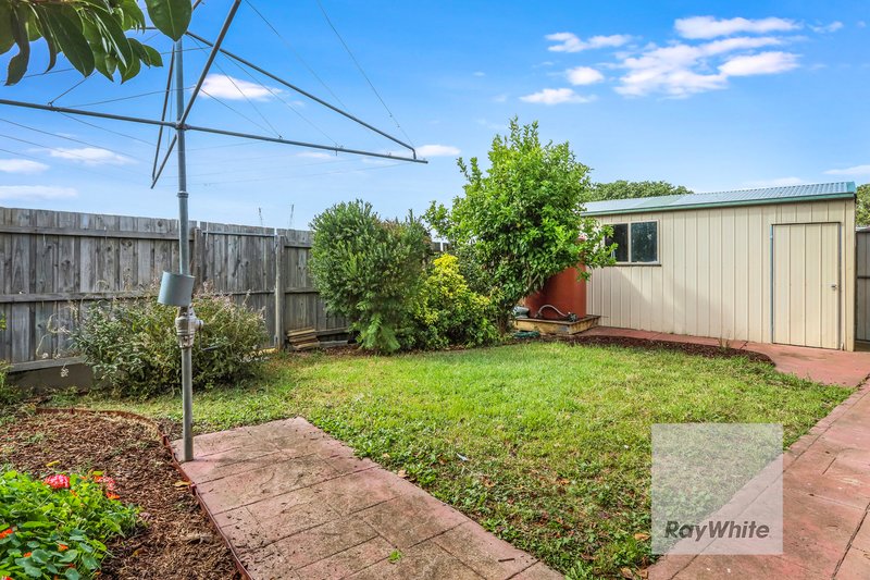 Photo - 24 Henley Drive, Gladstone Park VIC 3043 - Image 18