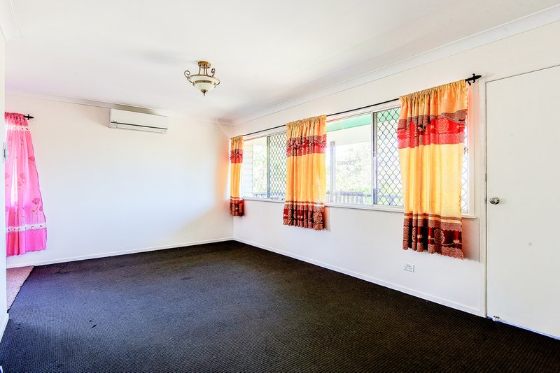 Photo - 24 Henty Street, Woodridge QLD 4114 - Image 3