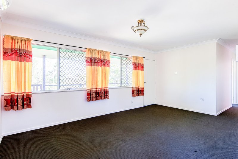 Photo - 24 Henty Street, Woodridge QLD 4114 - Image 4