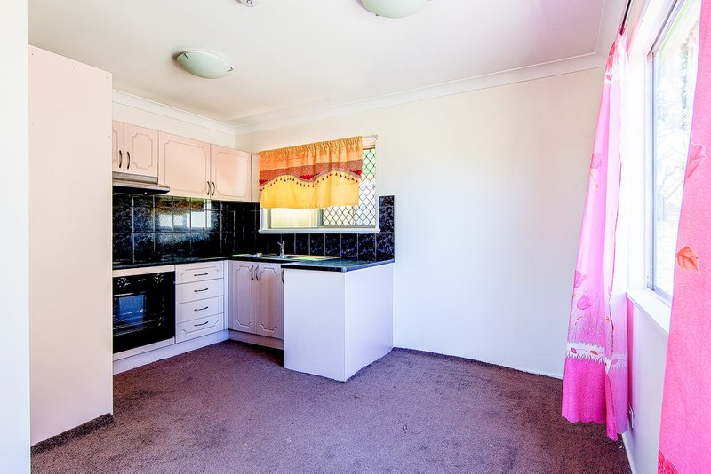 Photo - 24 Henty Street, Woodridge QLD 4114 - Image 7