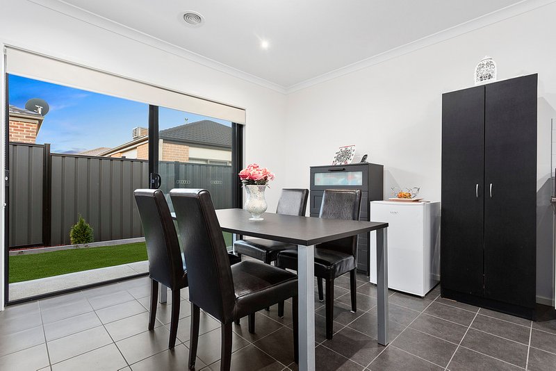 Photo - 24 Henwood Rise, Mernda VIC 3754 - Image 5