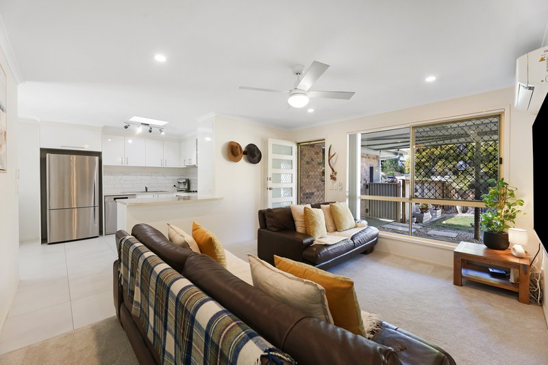 Photo - 2/4 Hepburn Court, Oxenford QLD 4210 - Image 5