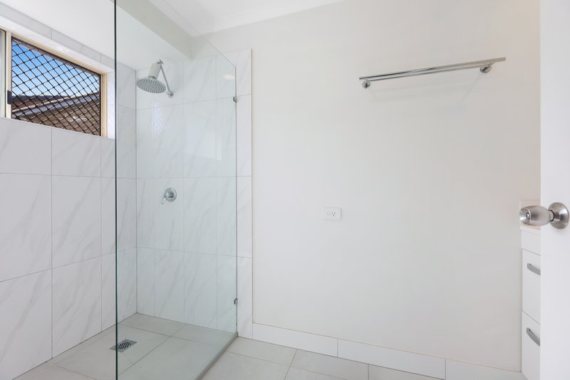 Photo - 2/4 Hepburn Court, Oxenford QLD 4210 - Image 12