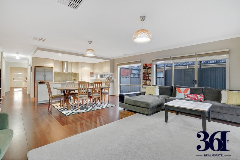 Photo - 24 Higgins Way, Truganina VIC 3029 - Image 3