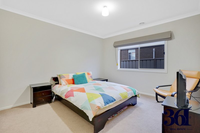 Photo - 24 Higgins Way, Truganina VIC 3029 - Image 8