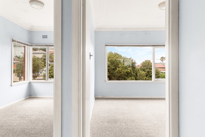 Photo - 24 Highland Crescent, Earlwood NSW 2206 - Image 6