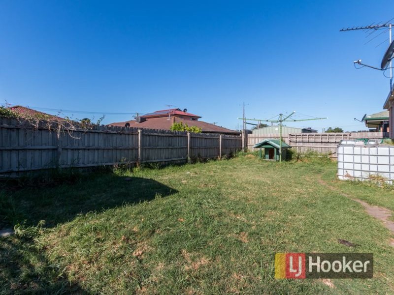 Photo - 24 Highmount Drive, Hampton Park VIC 3976 - Image 13