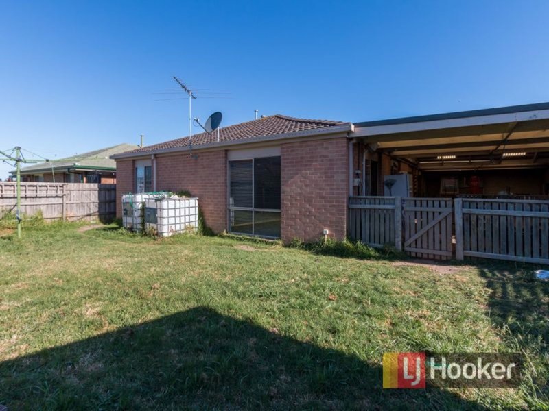 Photo - 24 Highmount Drive, Hampton Park VIC 3976 - Image 14