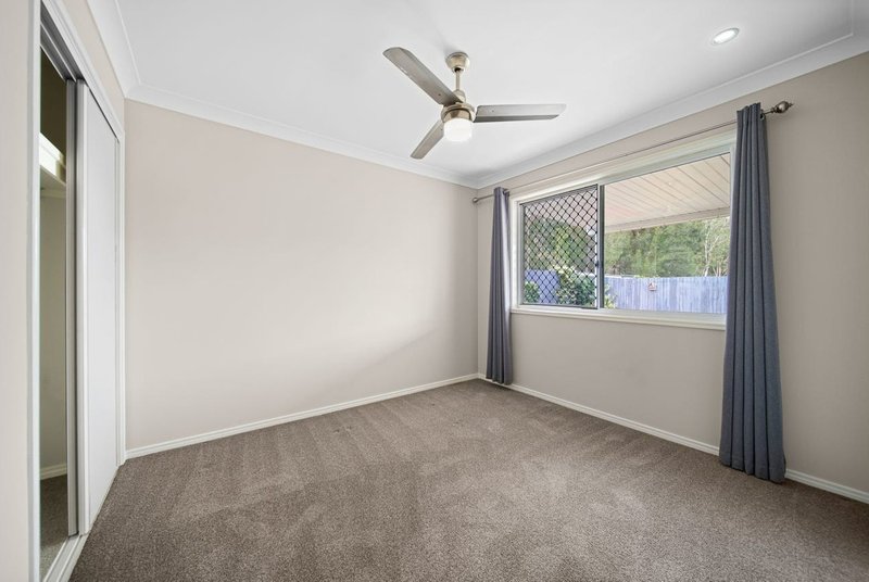 Photo - 24 Hill End Avenue, Hillcrest QLD 4118 - Image 9