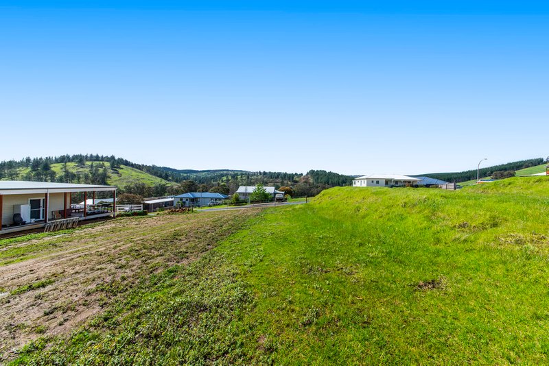 24 Hitchcock Drive, Nannup WA 6275