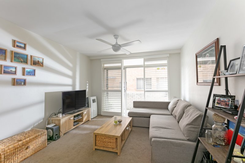 2/4 Holborn Avenue, Dee Why NSW 2099