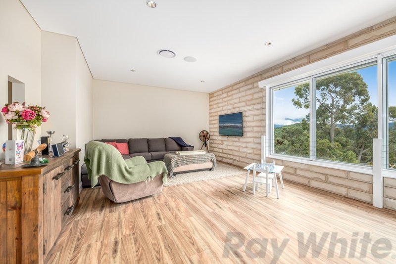 Photo - 24 Honeyoak Drive, Toronto NSW 2283 - Image 6